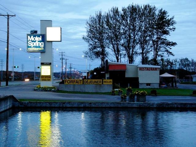 Motel Spring Chateau Richer エクステリア 写真